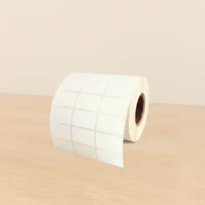 Etiquetas de Poliéster 3 x 2 cm | 6,000 Unidades | Core 1” | 3 Columnas